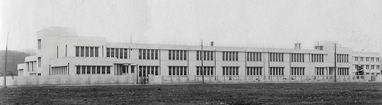 1929年に竣工したノートルダムホール