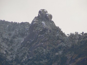 写真３　耳岳に現れた聖母子像
