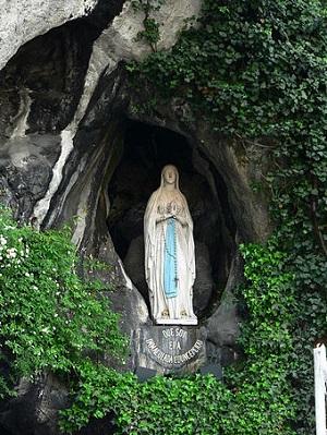 ルルド、マッサビエルの洞窟の聖母像
