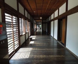 写真2　武蔵川越城本丸御殿の長廊下