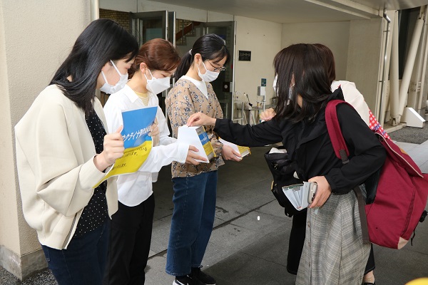 学内での募金活動