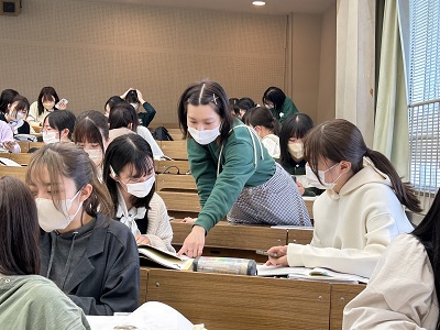 1年生への温かいサポート