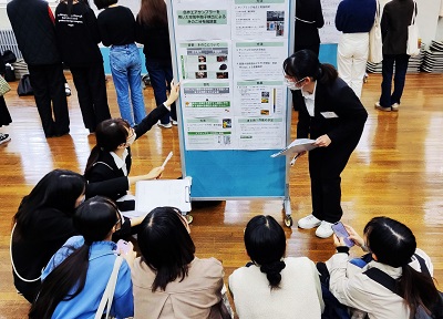 学部生へポスター研究発表