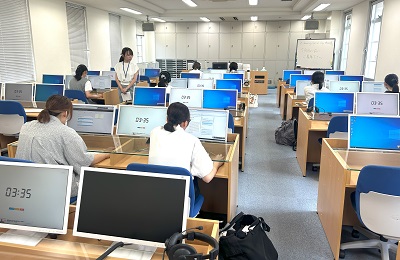 1セッション20分間、集中してe-Learningに取り組みます。