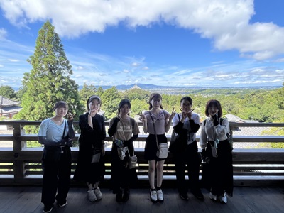 東大寺二月堂から平城の都を一望する