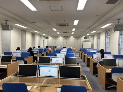 20分間は集中してe-Learningに取り組みます。