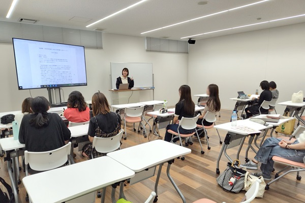 就業予定の企業に関するインターン生の発表会