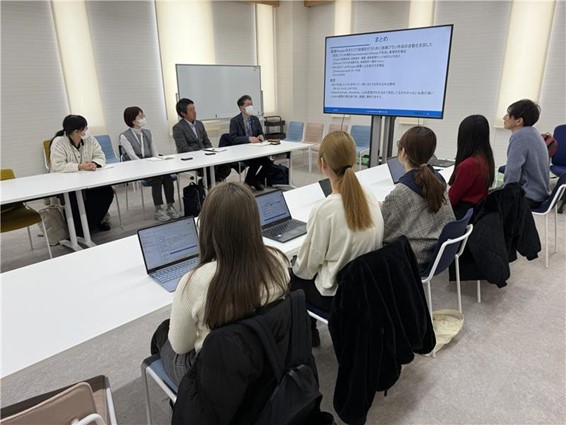 学生の発表に対するコメントをいただきました