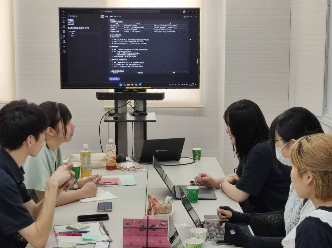 活動日以外には、協力企画の活動はMicrosoft Teams上で進めています。ICTを活用しながら話し合っています。