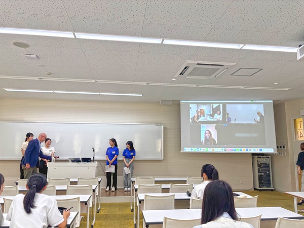 クイズなどで盛り上がったオンライン交流会。こちらは開始直前の様子