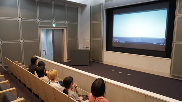 岡山県立図書館の概要について説明を受けました