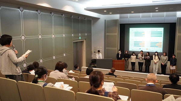 質疑応答の様子です。職員の方、一般参加の方を問わず、さまざまな質問をいただきました。